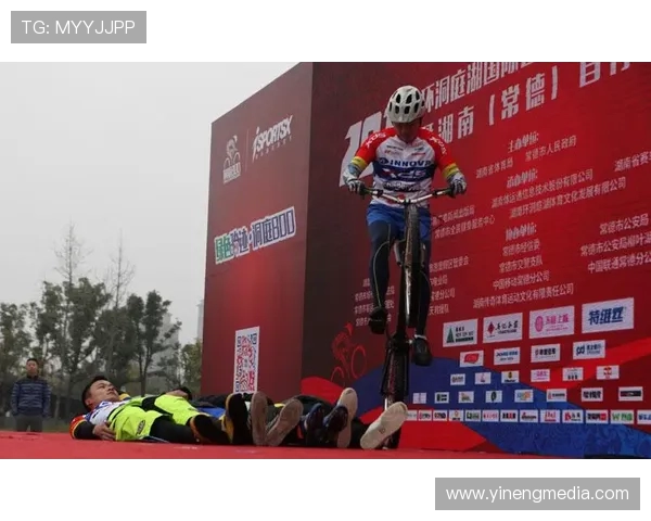 武汉城市马拉松中街舞队灵活性表现的精彩点评与分析