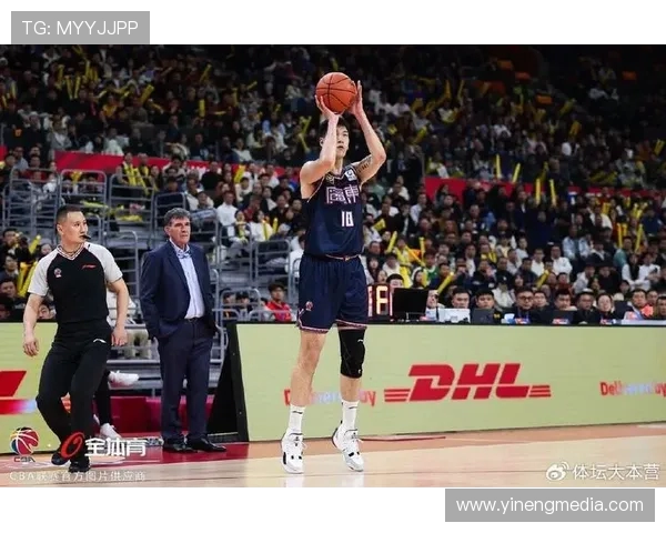 CBA激战广东队迎战江苏同曦队全力争胜展现篮球魅力