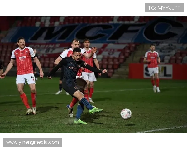 切尔滕汉姆对阵牛津联的精彩较量即将上演，谁能赢得胜利成为焦点