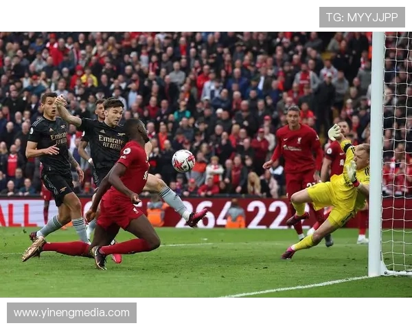 利物浦与利兹联精彩对决录像回放全程分析与精彩瞬间回顾 利物浦与利兹联精彩对决录像回放全程分析与精彩瞬间回顾