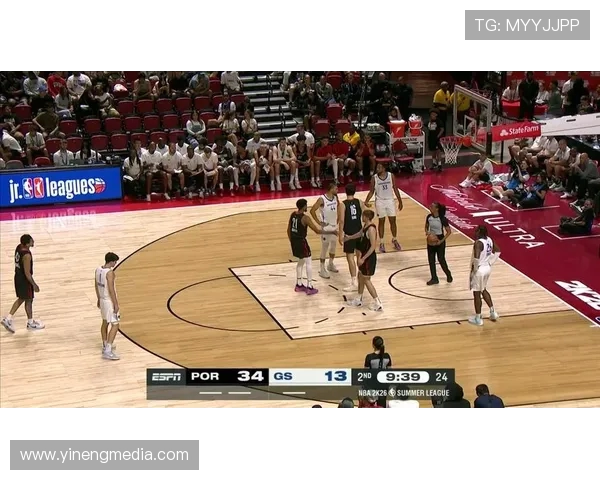 勇士与开拓者激战四月十七日NBA季后赛精彩回顾与分析 勇士与开拓者激战四月十七日NBA季后赛精彩回顾与分析