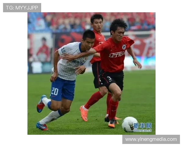 建业迎战辽宁宏运争夺中超联赛关键三分全力以赴展现球队实力 建业迎战辽宁宏运争夺中超联赛关键三分全力以赴展现球队实力