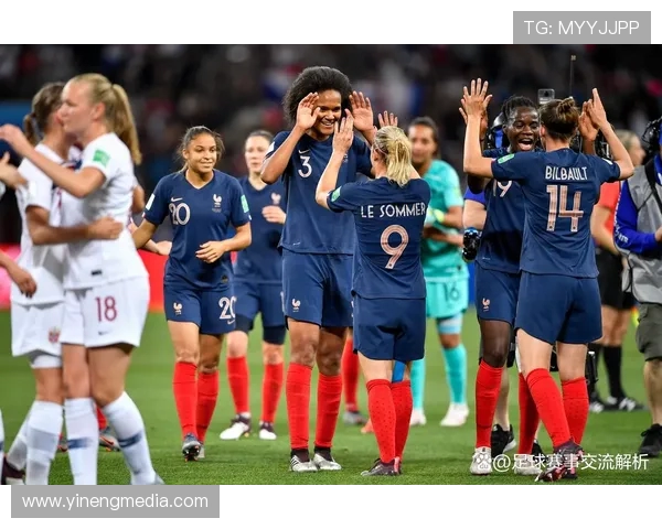 德国女足与加拿大女足激战正酣谁能在国际赛场上笑到最后