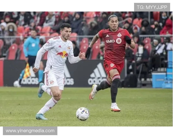 芝加哥火焰队迎战多伦多球队精彩对决即将上演球迷期待的激烈比赛即将开始