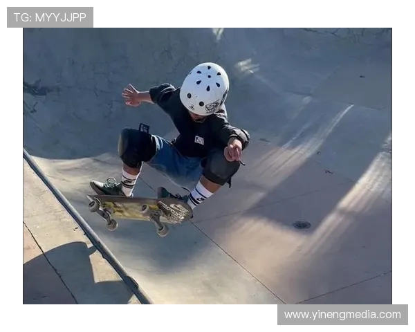 重庆滑板队实力飙升再创佳绩引领全国滑板新潮流 重庆滑板队实力飙升再创佳绩引领全国滑板新潮流