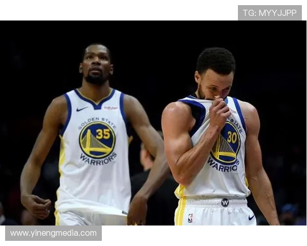 重庆篮球队战术分析与对手战术对比深度剖析 重庆篮球队战术分析与对手战术对比深度剖析